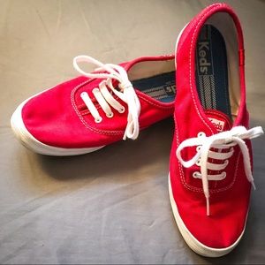 Women’s Red Keds